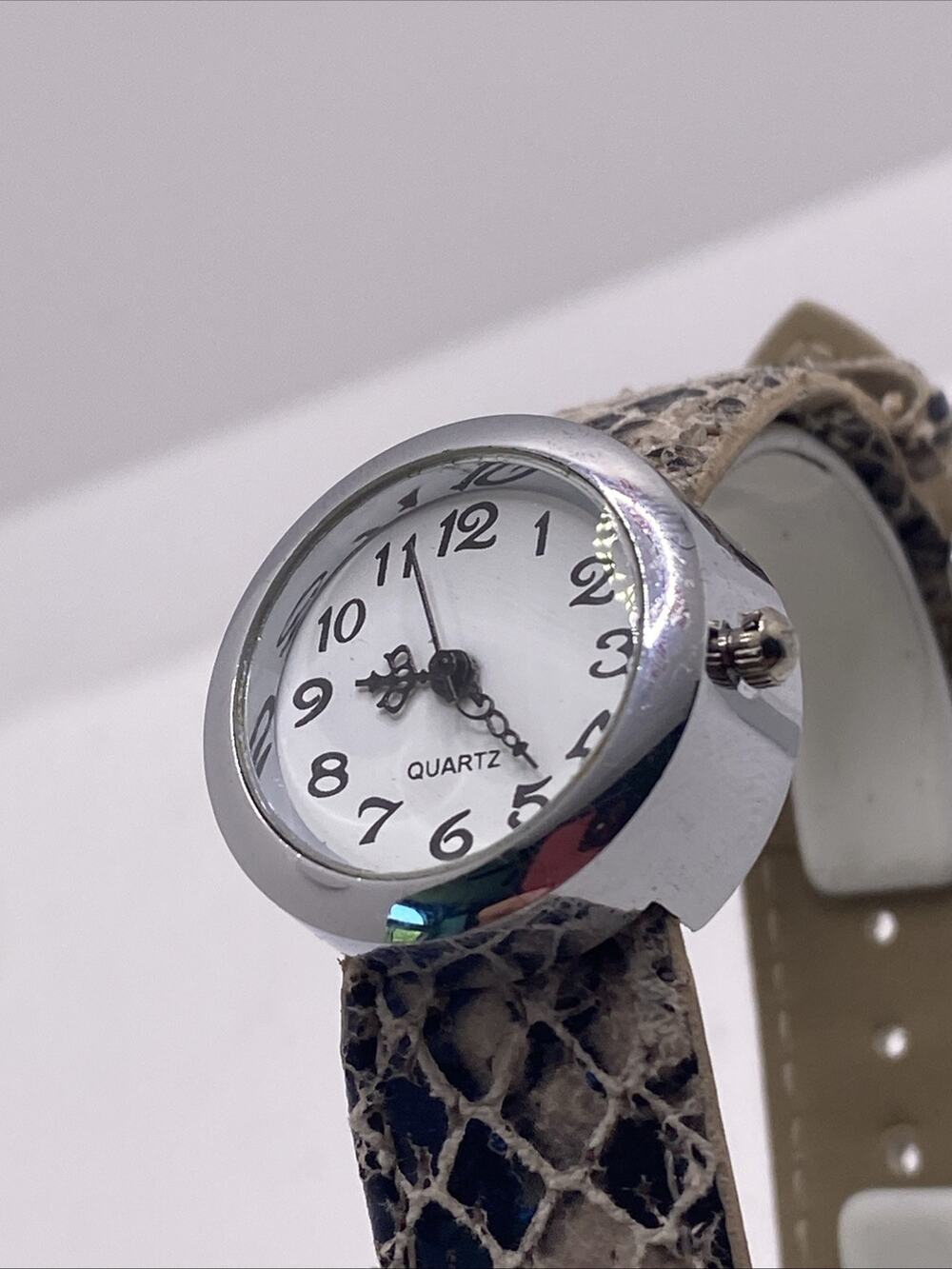 Womens Vintage Rattlesnake Skin Style Watch New Battery